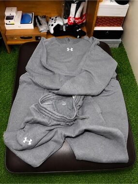 Under Armour Gray Crewneck Sweatshirt with White Logo